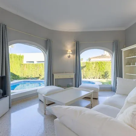 Oliva Nova - Private Pool Dom wakacyjny